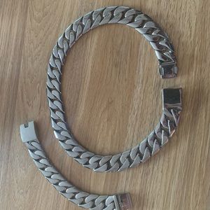 Bagger Necklace & Bracelet by Sanity
